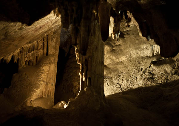 colossal cave formations