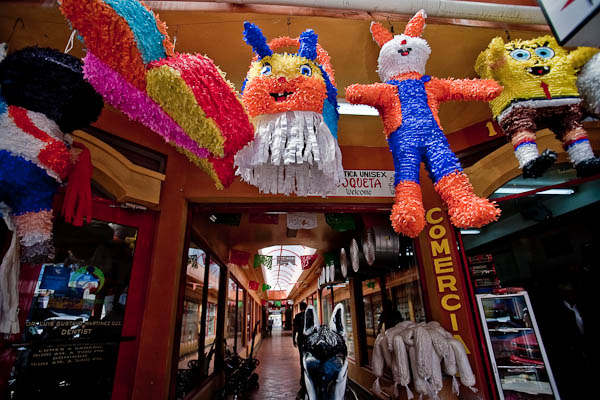 pinatas in mexico