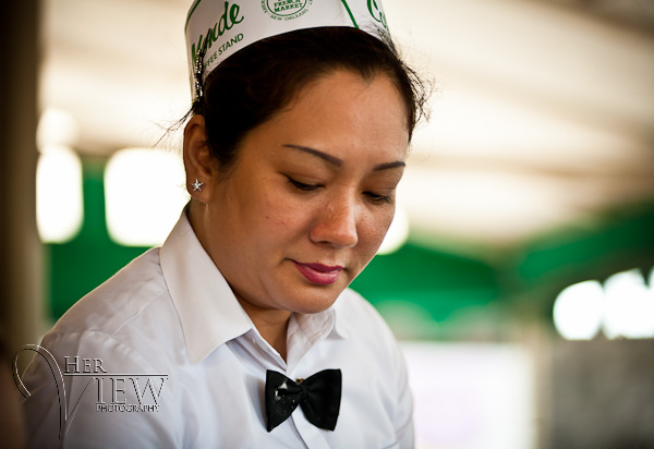 cafe du monde waitress